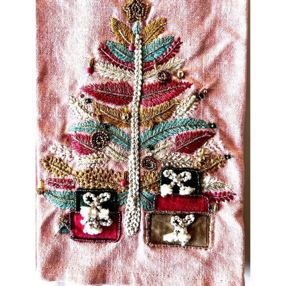 CHRISTMAS PINK Kitchen Towel Set of 2 Embroidered BEADED Detailed HOSTESS GIFT - Picture 10 of 12
